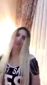 Hot Azeri sexwife knows how to attract foreign men (Baku)